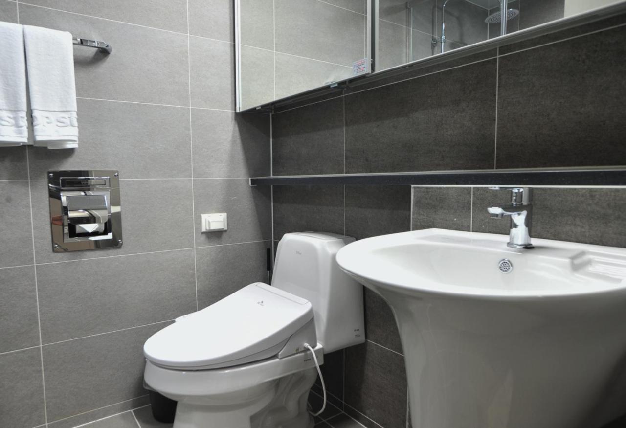 Coopstay Yeosu Hotel Buitenkant foto