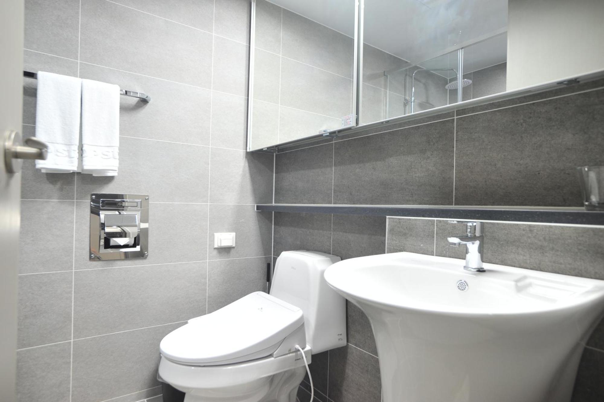 Coopstay Yeosu Hotel Buitenkant foto