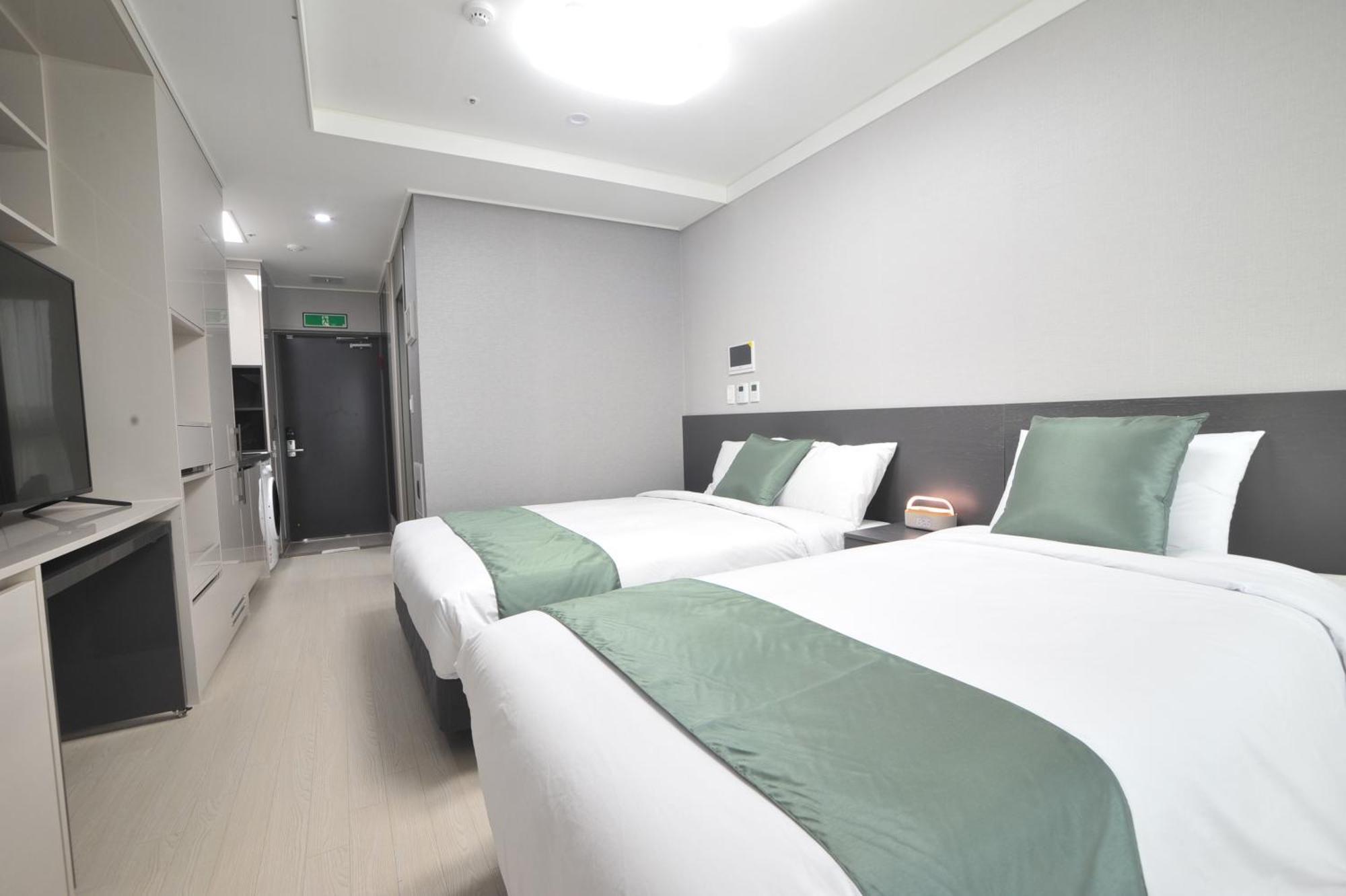 Coopstay Yeosu Hotel Buitenkant foto