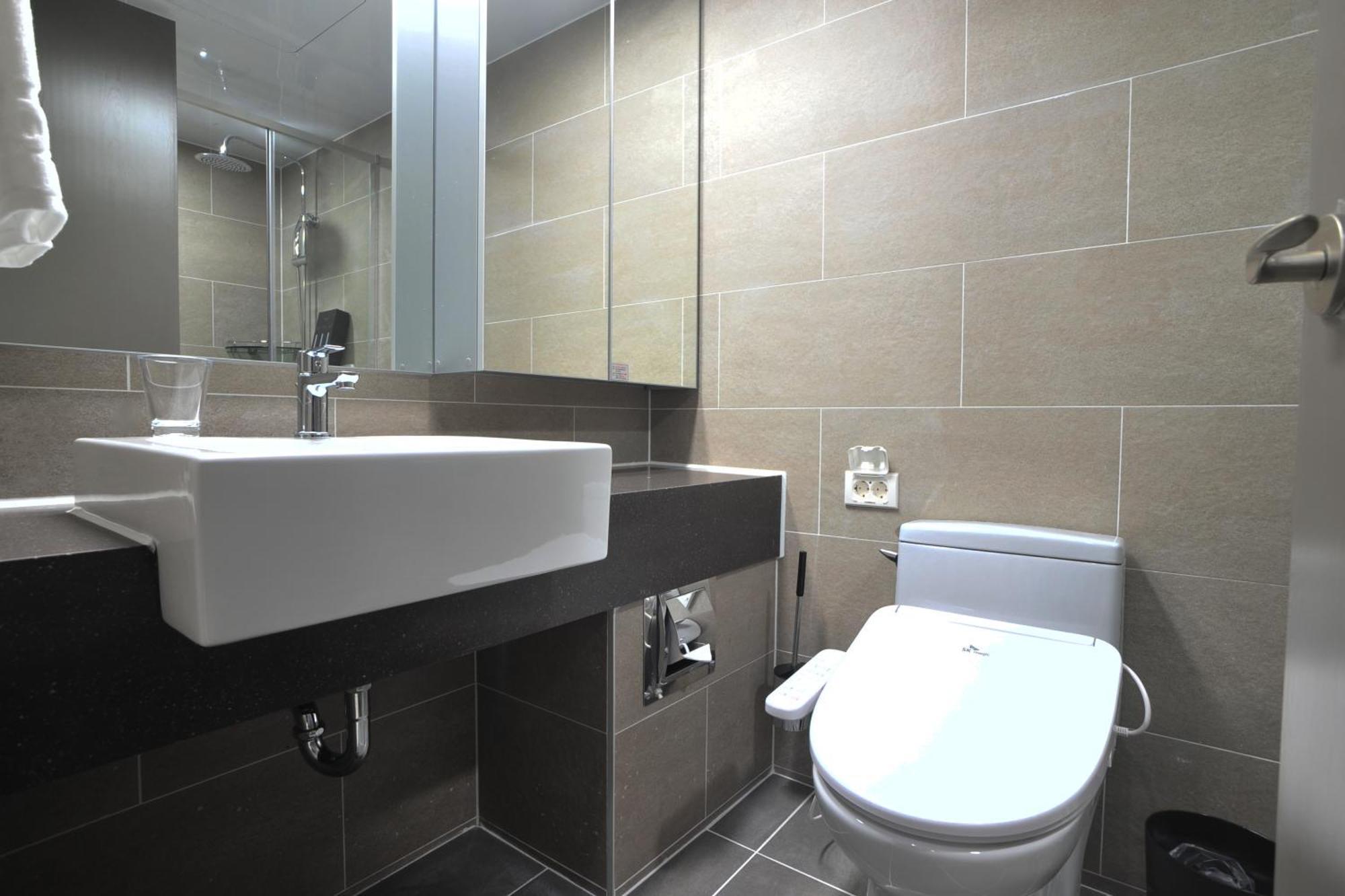 Coopstay Yeosu Hotel Buitenkant foto