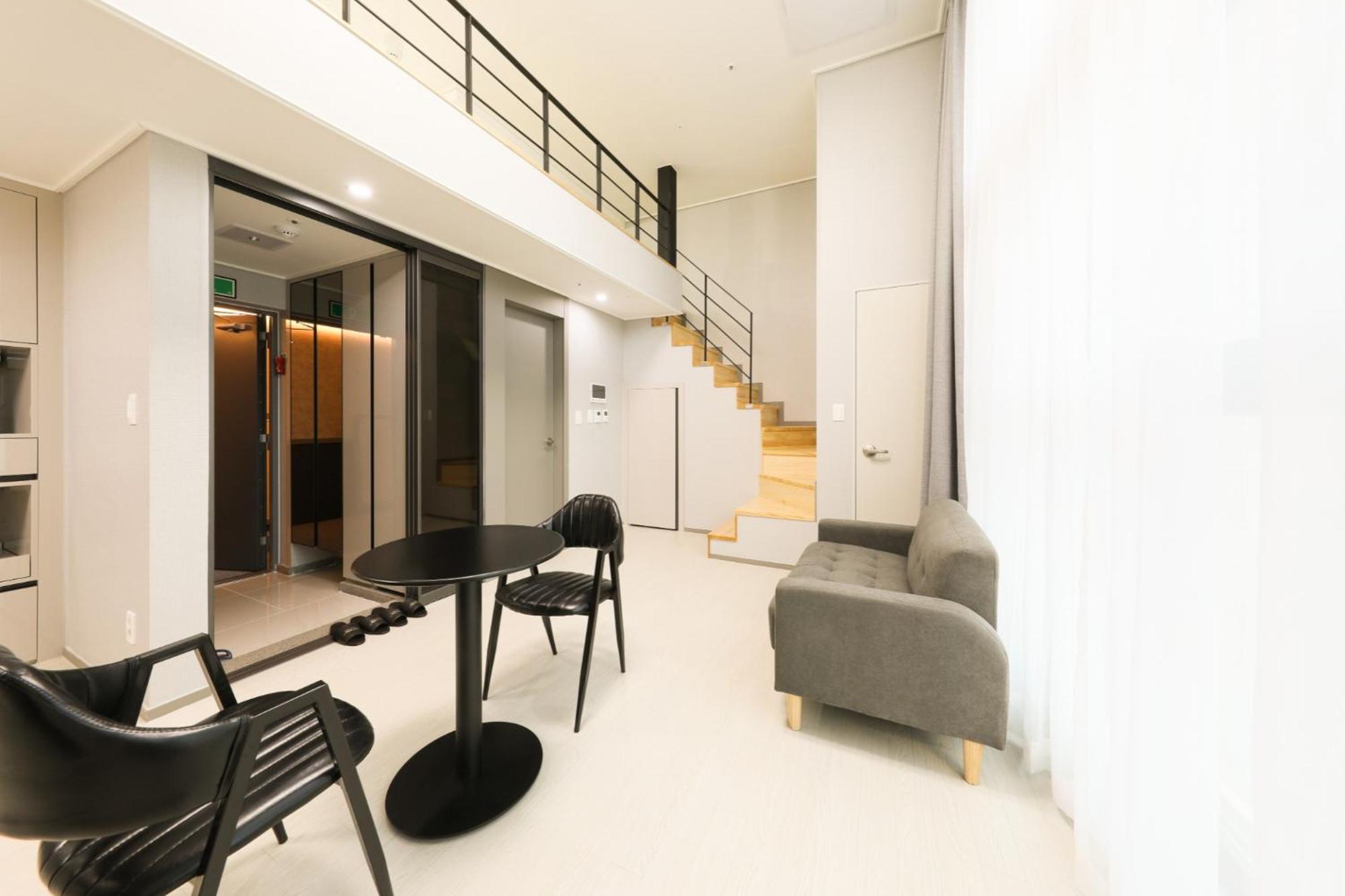 Coopstay Yeosu Hotel Buitenkant foto