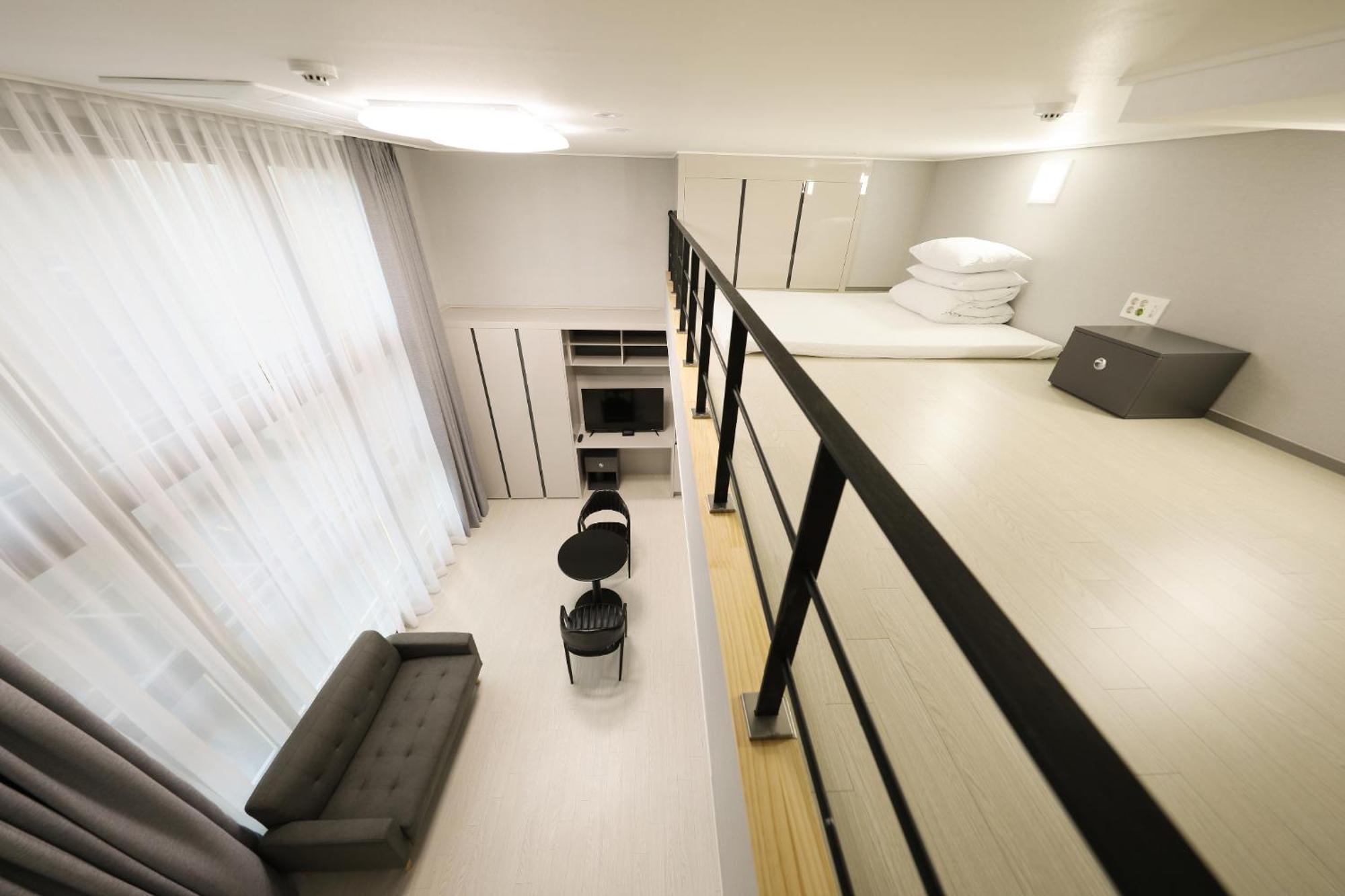 Coopstay Yeosu Hotel Buitenkant foto